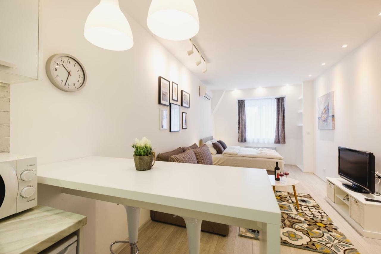 Hana Lux Apartment *